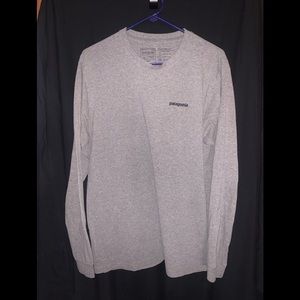 Men’s Patagonia long sleeve shirt
